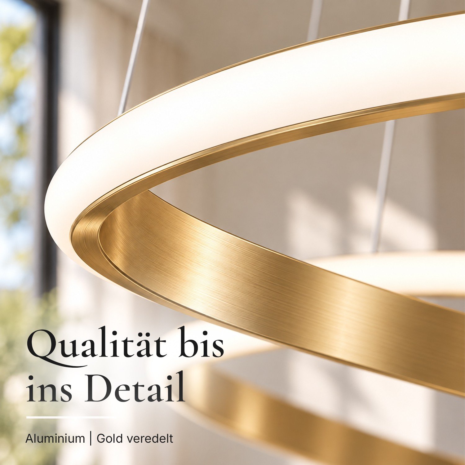 Nahaufnahme eines goldfarbenen Rings von TRIVANA