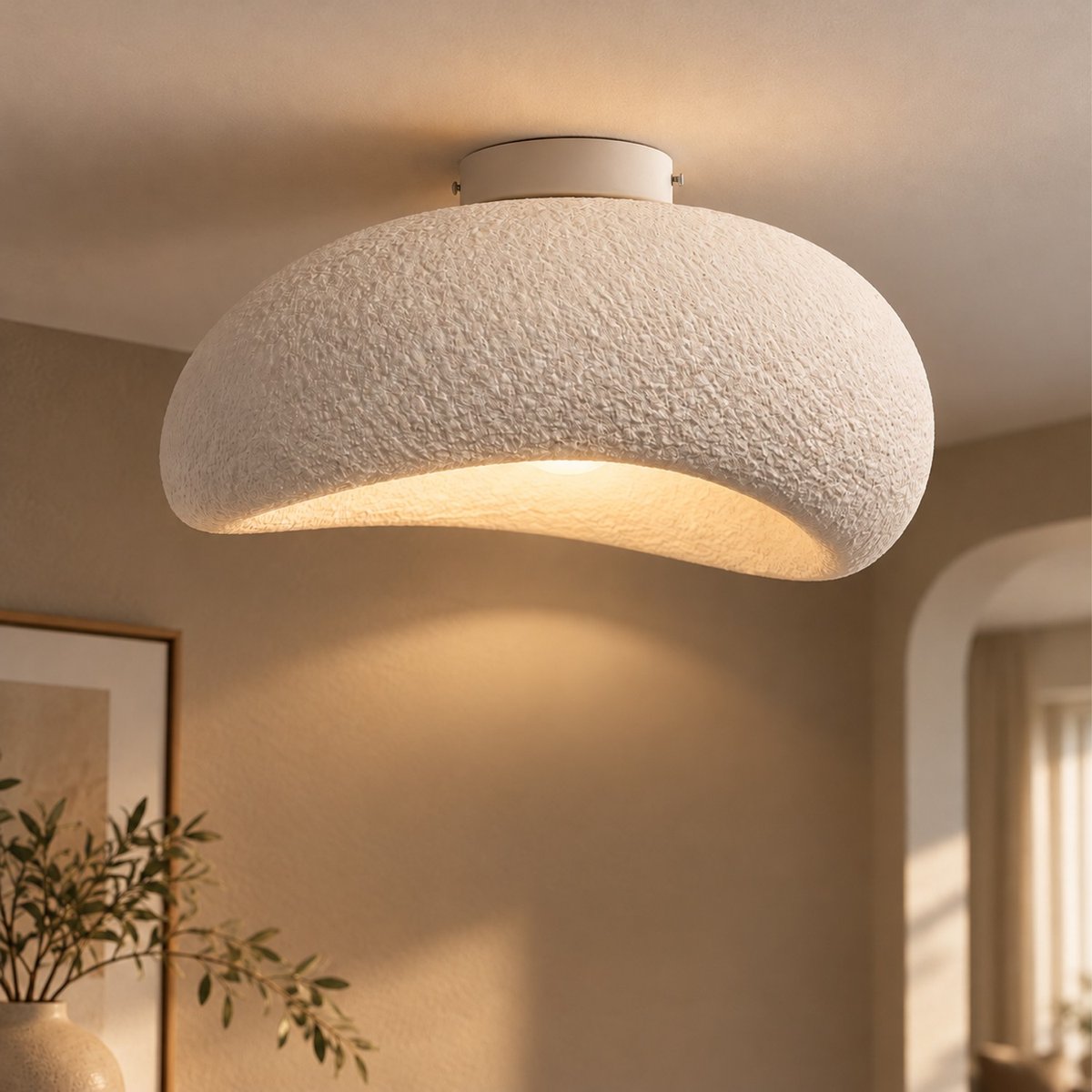 CUMULUS, Deckenleuchte in Wolkenform mit Oberfläche in Gipsoptik, in einem Wohnraum