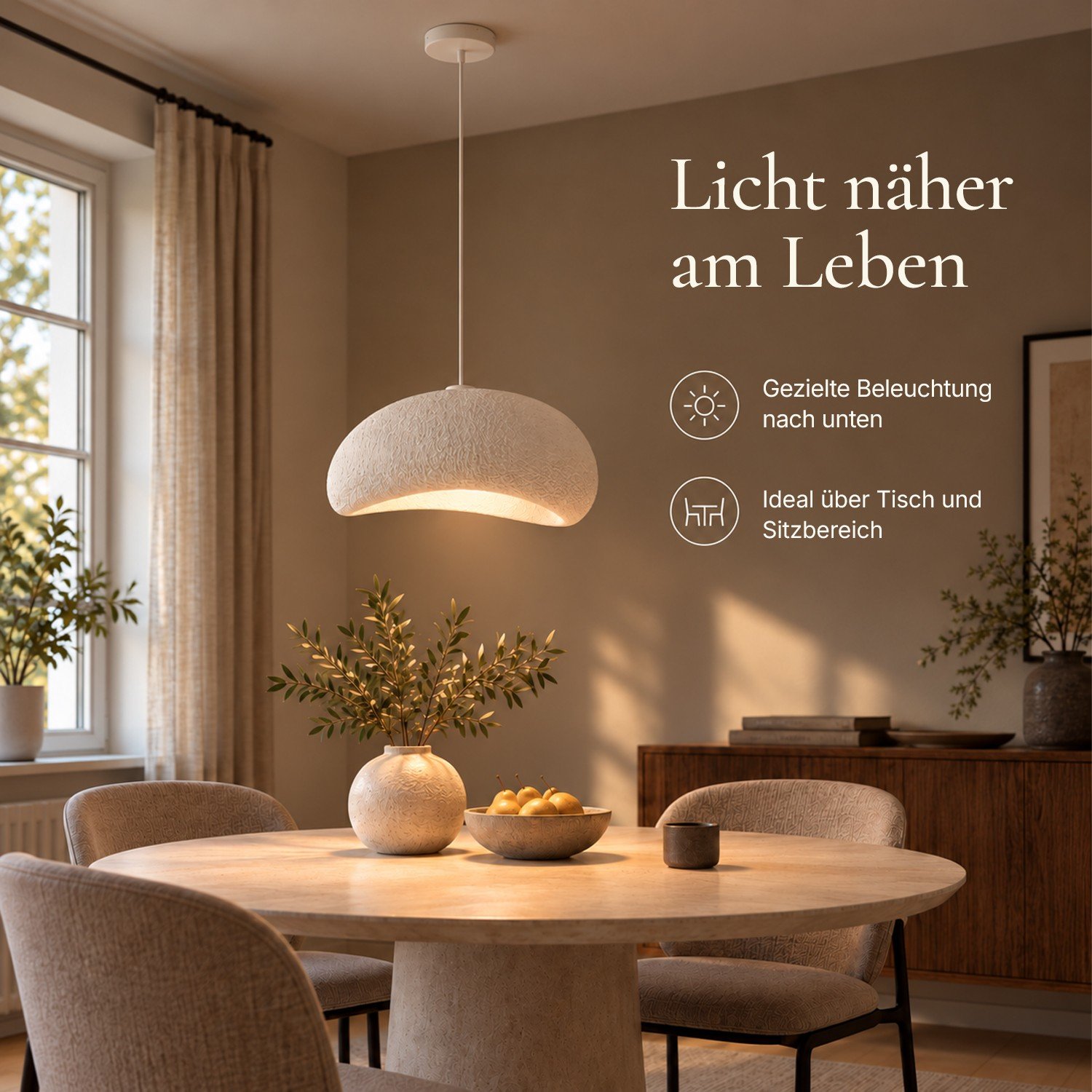 STRATUS über einem Esstisch am Fenster